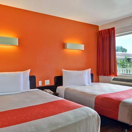 Motel 6 Dania Beach Eksteriør billede